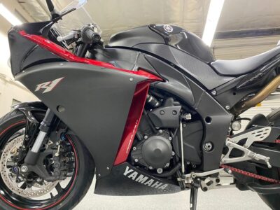 2009 Yamaha R1 Crossplane Raven