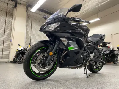 2019 Kawasaki Ninja 650 KRT EDITION