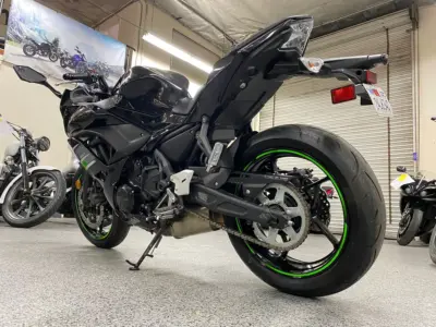 2019 Kawasaki Ninja 650 KRT EDITION