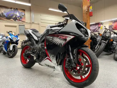2012 Yamaha R1 RAVEN