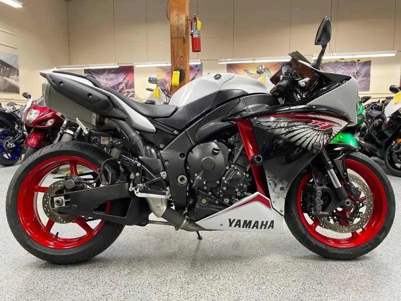 2012 Yamaha R1 RAVEN