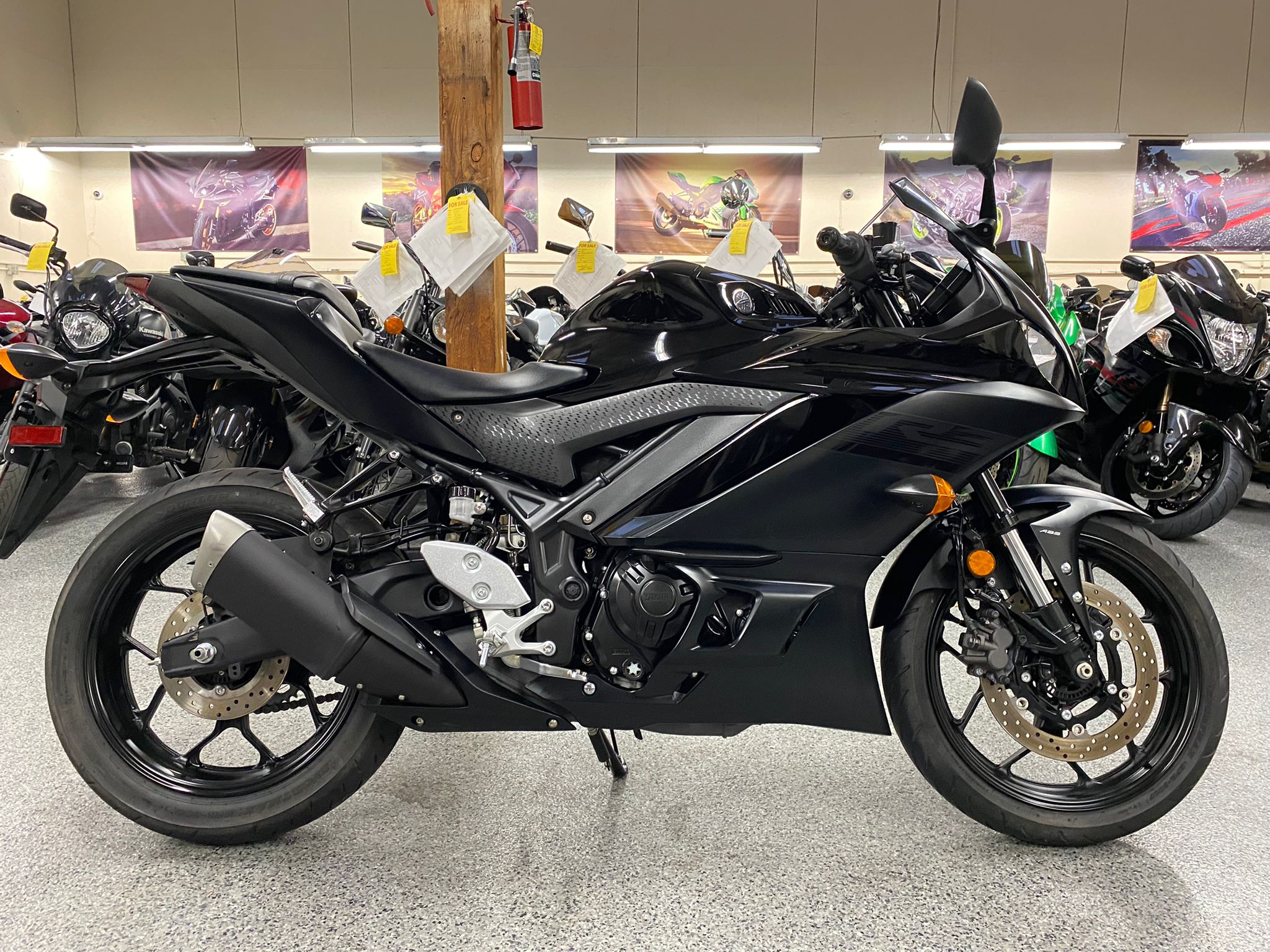 2021 Yamaha R3 ABS - 2000 Miles | AK Motors