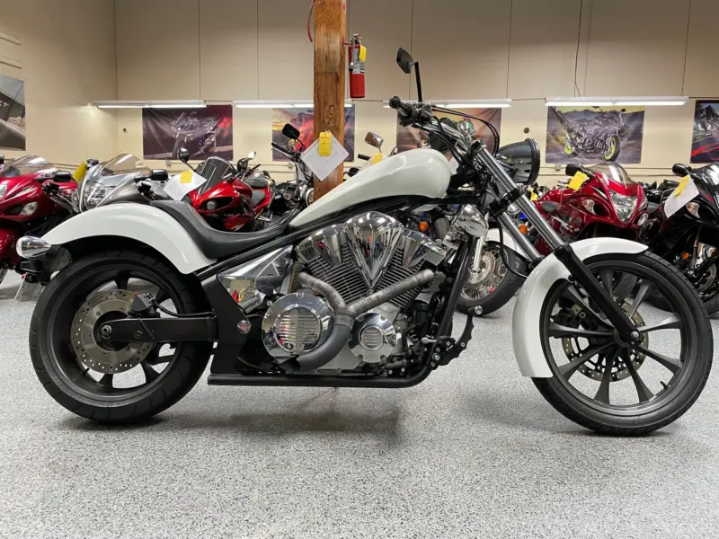 2011 HONDA VT1300CX FURY