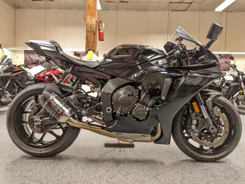 2021 Yamaha R1