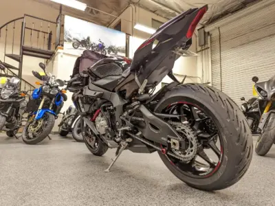 2015 Yamaha R1 RAVEN