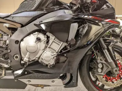 2015 Yamaha R1 RAVEN