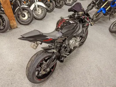 2015 Yamaha R1 RAVEN