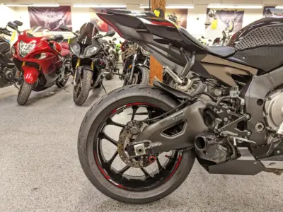 2015 Yamaha R1 RAVEN