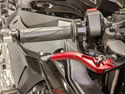 2015 Yamaha R1 RAVEN