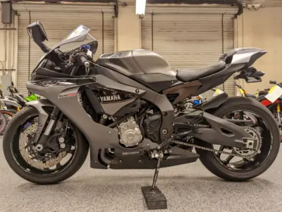 2016 Yamaha R1