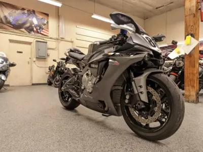 2016 Yamaha R1