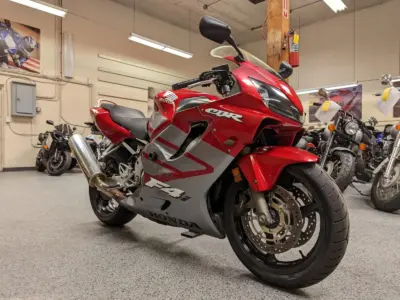 2005 Honda CBR F4i