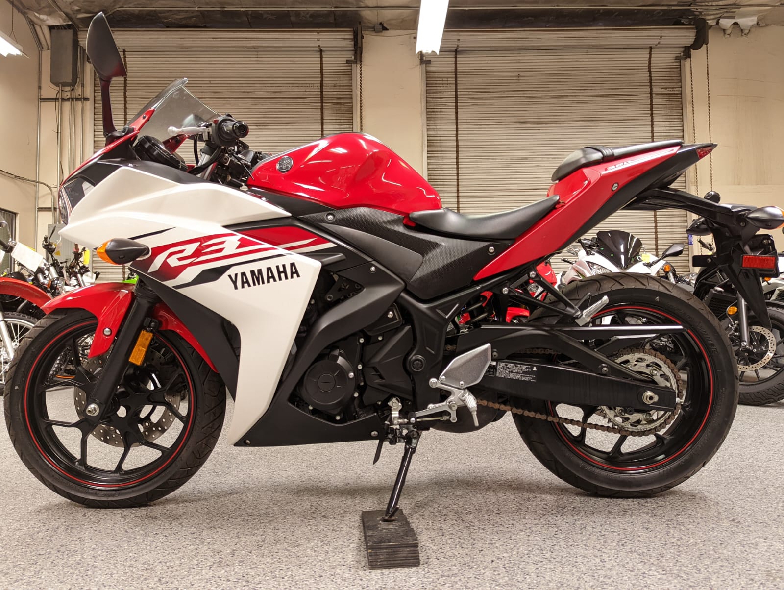 2015 Yamaha R3 - AK Motors