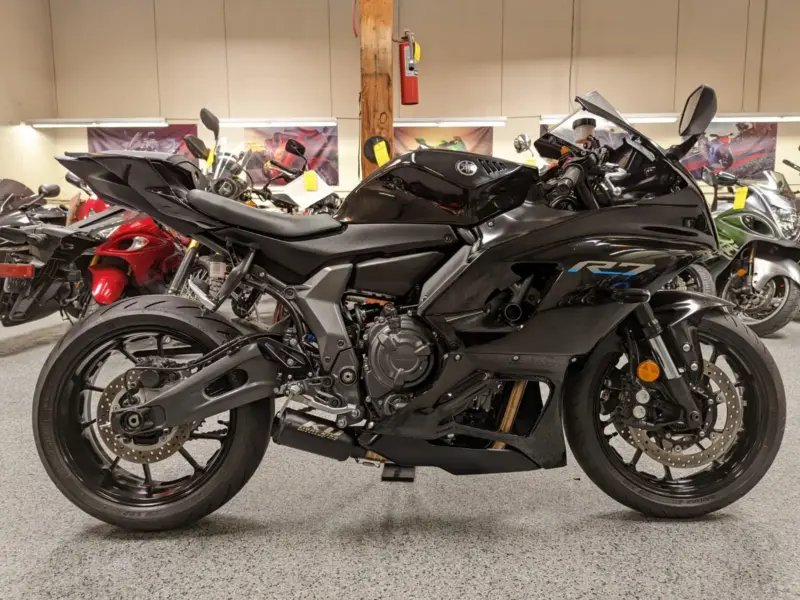 2022 YAMAHA R7