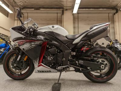 2012 Yamaha R1 RAVEN