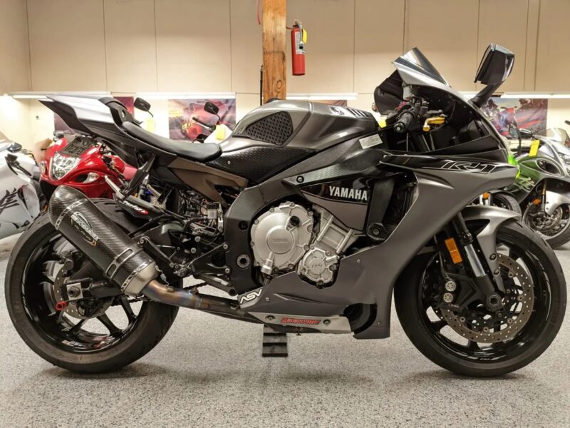 2016 Yamaha R1