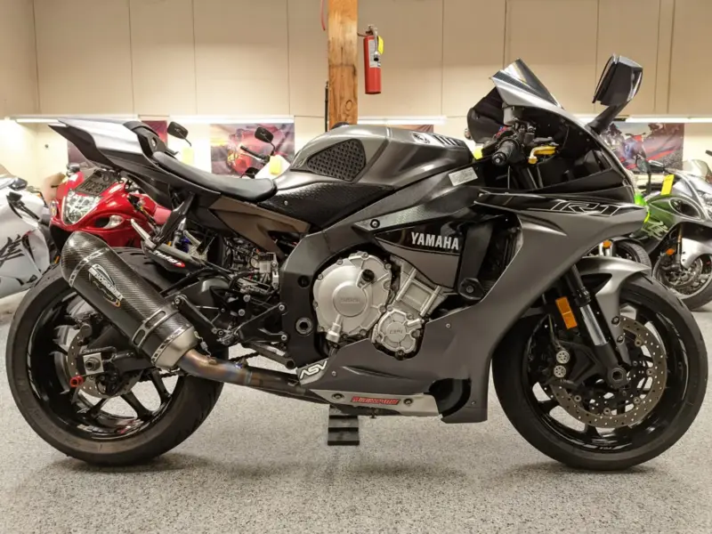 2016 Yamaha R1