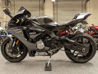 2016 Yamaha R1
