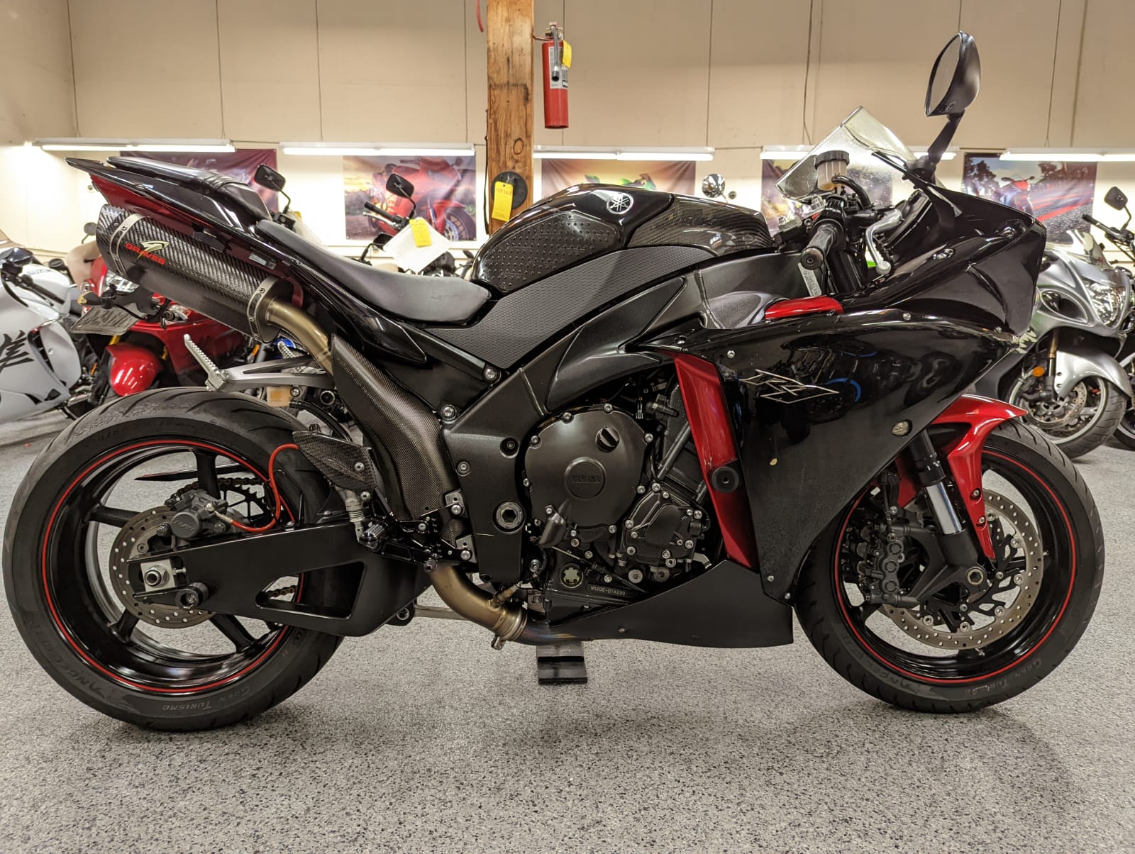 2011 Yamaha R1 Raven - AK Motors