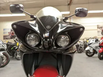 2011 Yamaha R1 Raven