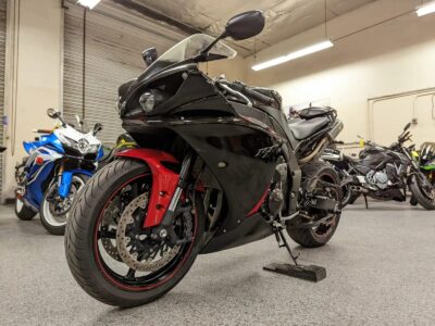 2011 Yamaha R1 Raven