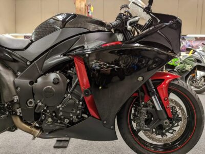 2011 Yamaha R1 Raven