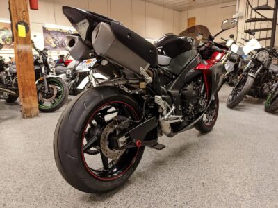 2009 Yamaha R1 Raven