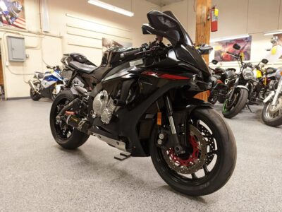 2015 Yamaha R1 RAVEN