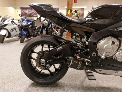 2015 Yamaha R1 RAVEN