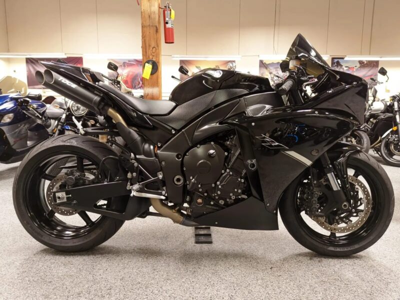 2012 Yamaha R1 RAVEN