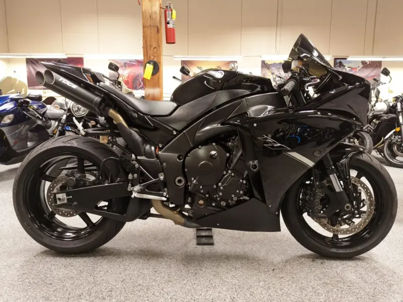 2012 Yamaha R1 RAVEN