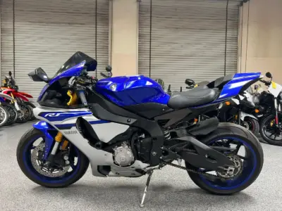 2016 Yamaha R1