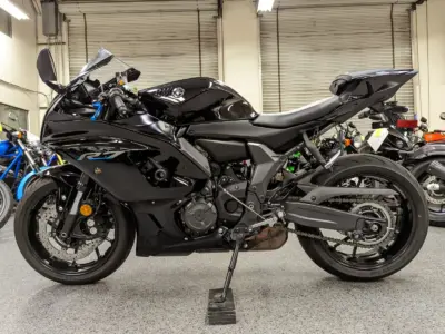 2022 YAMAHA R7