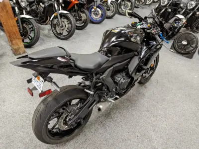 2022 YAMAHA R7