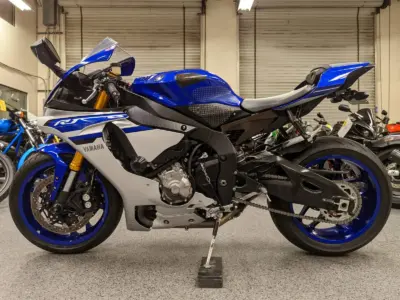 2016 Yamaha R1
