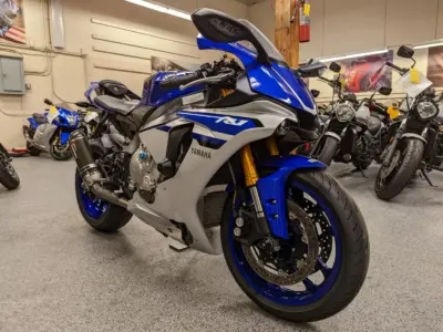 2016 Yamaha R1