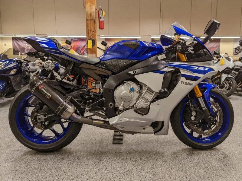 2016 Yamaha R1