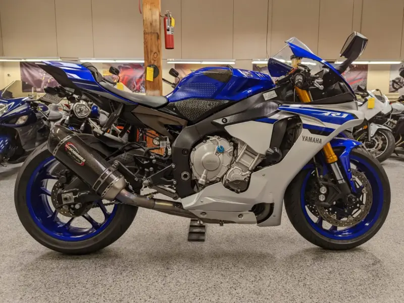 2016 Yamaha R1