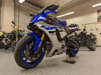 2016 Yamaha R1