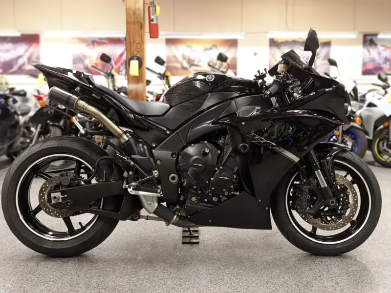 2012 Yamaha R1 RAVEN