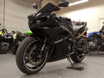 2012 Yamaha R1 RAVEN
