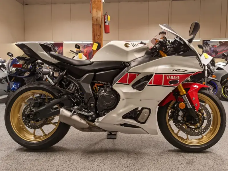2022 YAMAHA R7 World GP 60th Anniversary Edition