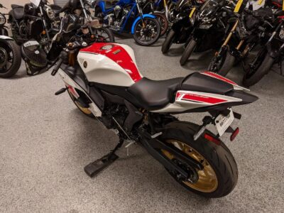 2022 YAMAHA R7 World GP 60th Anniversary Edition