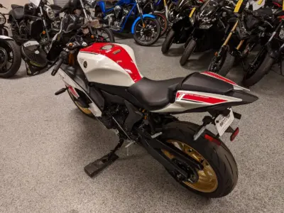 2022 YAMAHA R7 World GP 60th Anniversary Edition