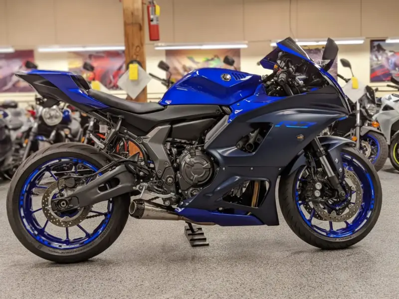 2022 YAMAHA R7