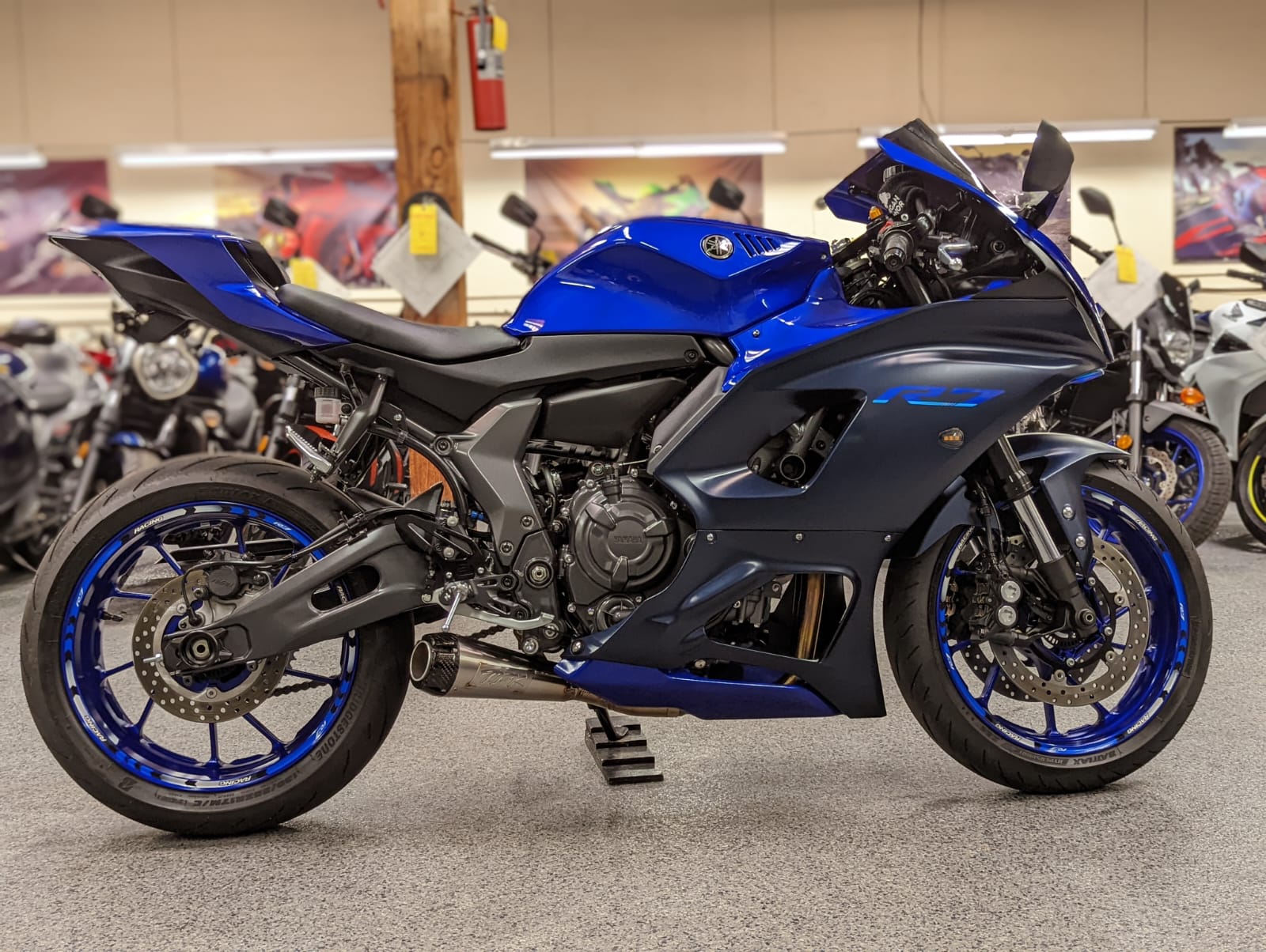 2022 YAMAHA R7 - 600 Miles | AK Motors