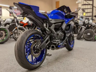 2022 YAMAHA R7