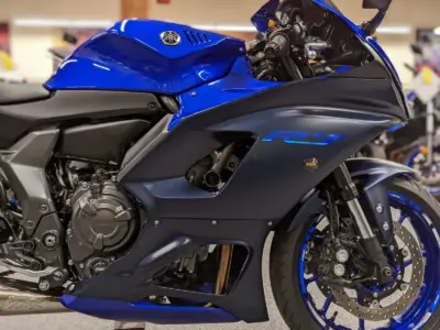2022 YAMAHA R7
