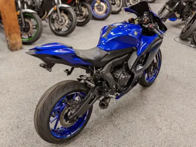 2022 YAMAHA R7