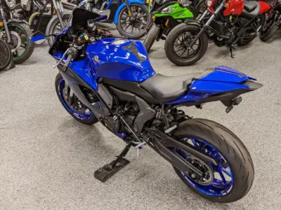 2022 YAMAHA R7